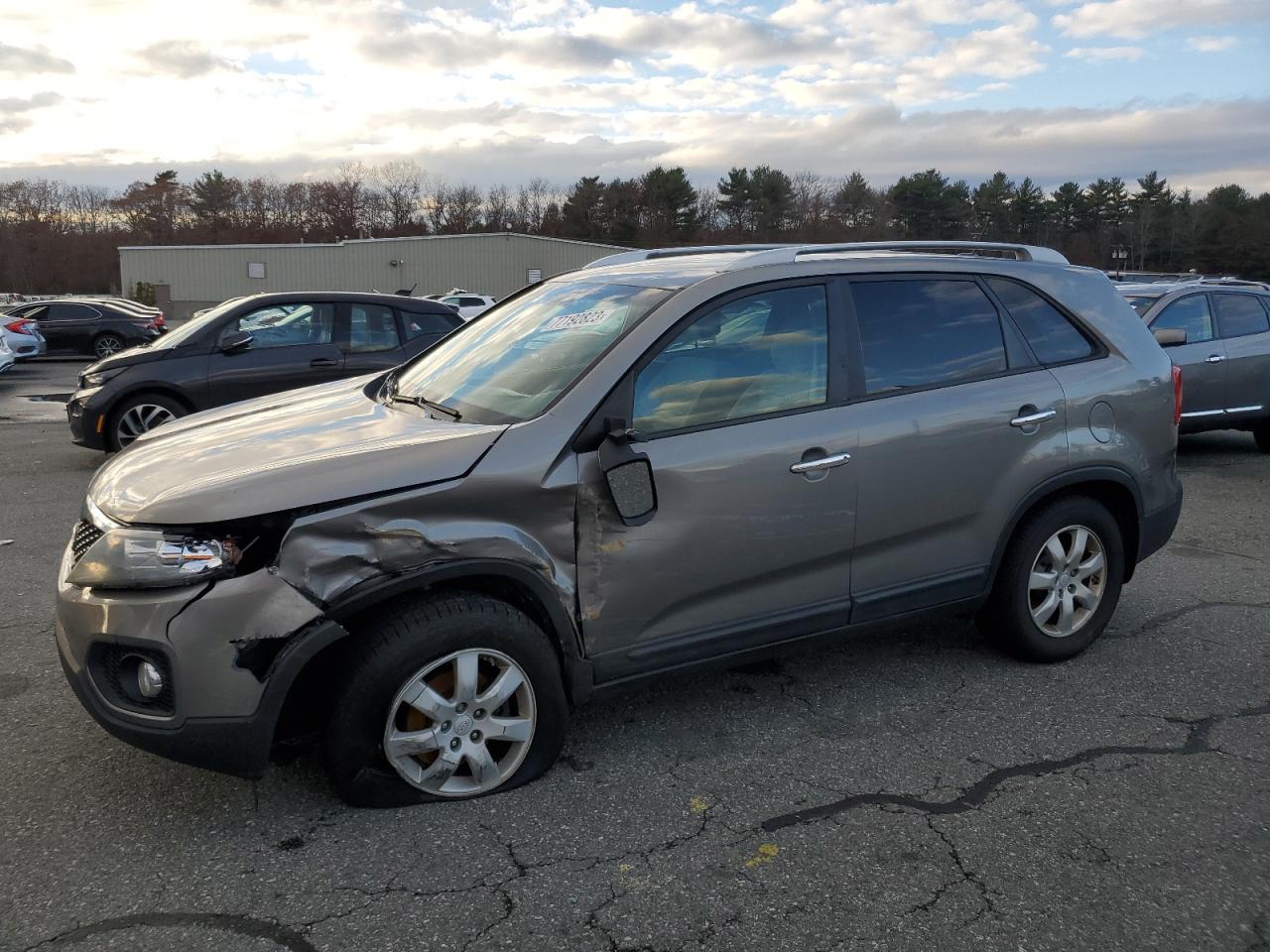 Obraz 1 z 2011 KIA SORENTO BASE 2011 z VIN 5XYKT3A18BG103804
