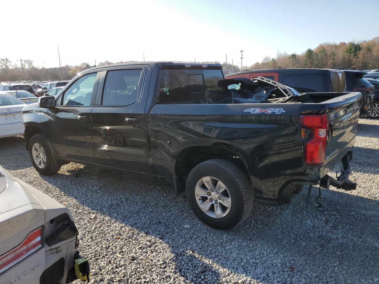 Image 2 of 2019 CHEVROLET SILVERADO K1500 LT 2019 with VIN 1GCUYDEDXKZ148555