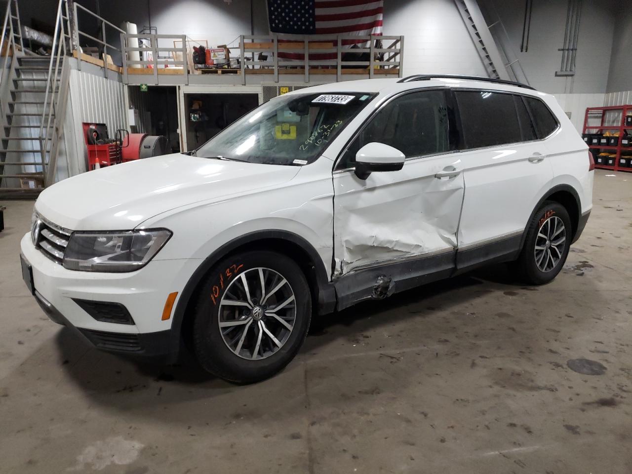 Obraz 1 z 2020 VOLKSWAGEN TIGUAN SE 2020 z VIN 3VV2B7AX0LM092513
