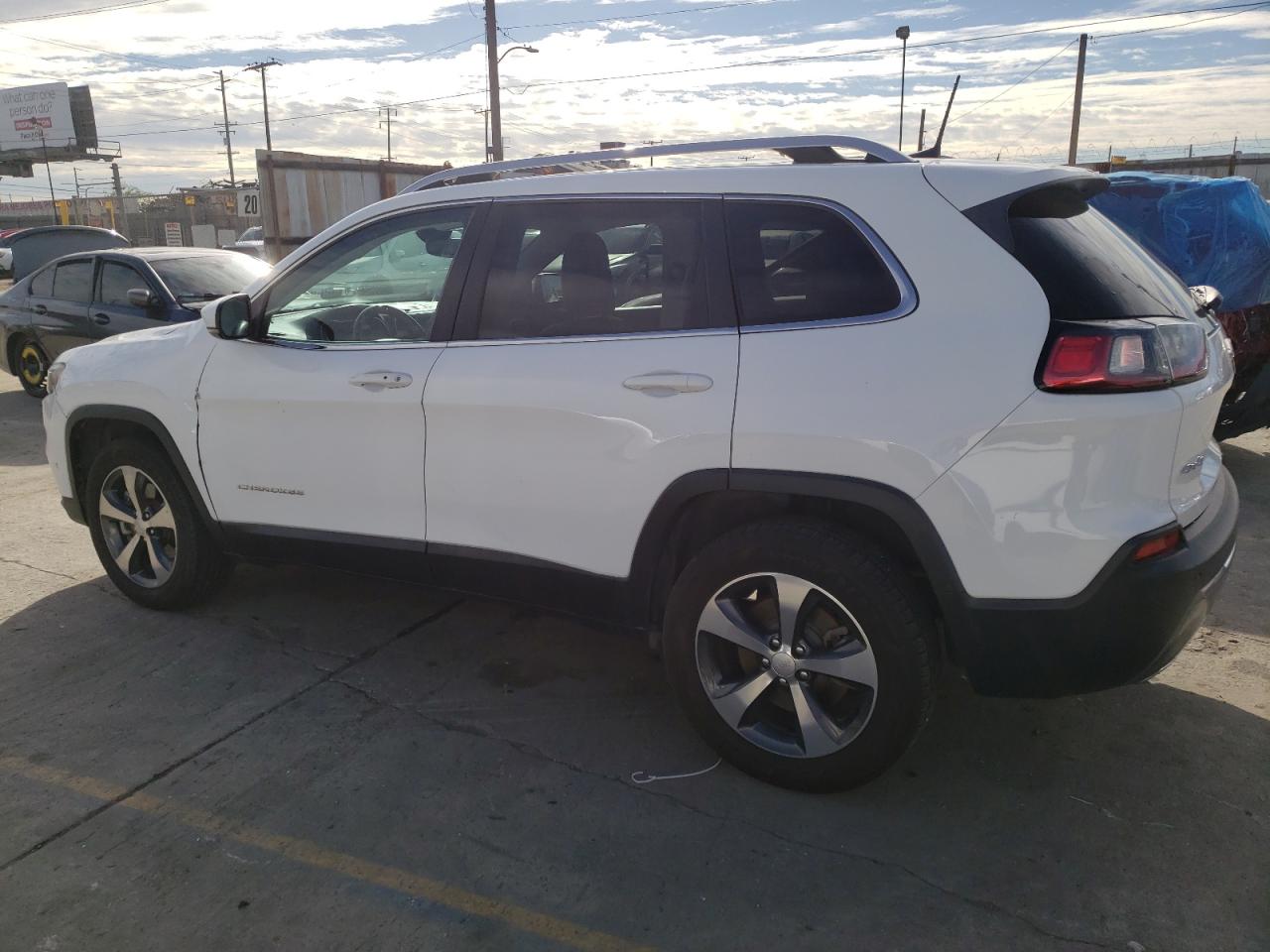 Image 2 of 2019 JEEP CHEROKEE LIMITED 2019 with VIN 1C4PJMDX9KD246552