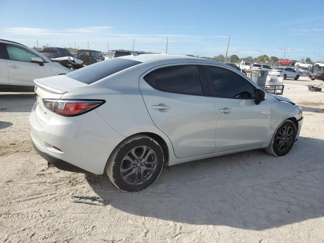 Изображение 3 2019 TOYOTA YARIS L 2019 с VIN 3MYDLBYV6KY517642