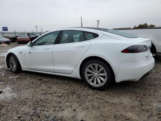 Obraz 2 z 2016 TESLA MODEL S  2016 z VIN 5YJSA1E20GF141958