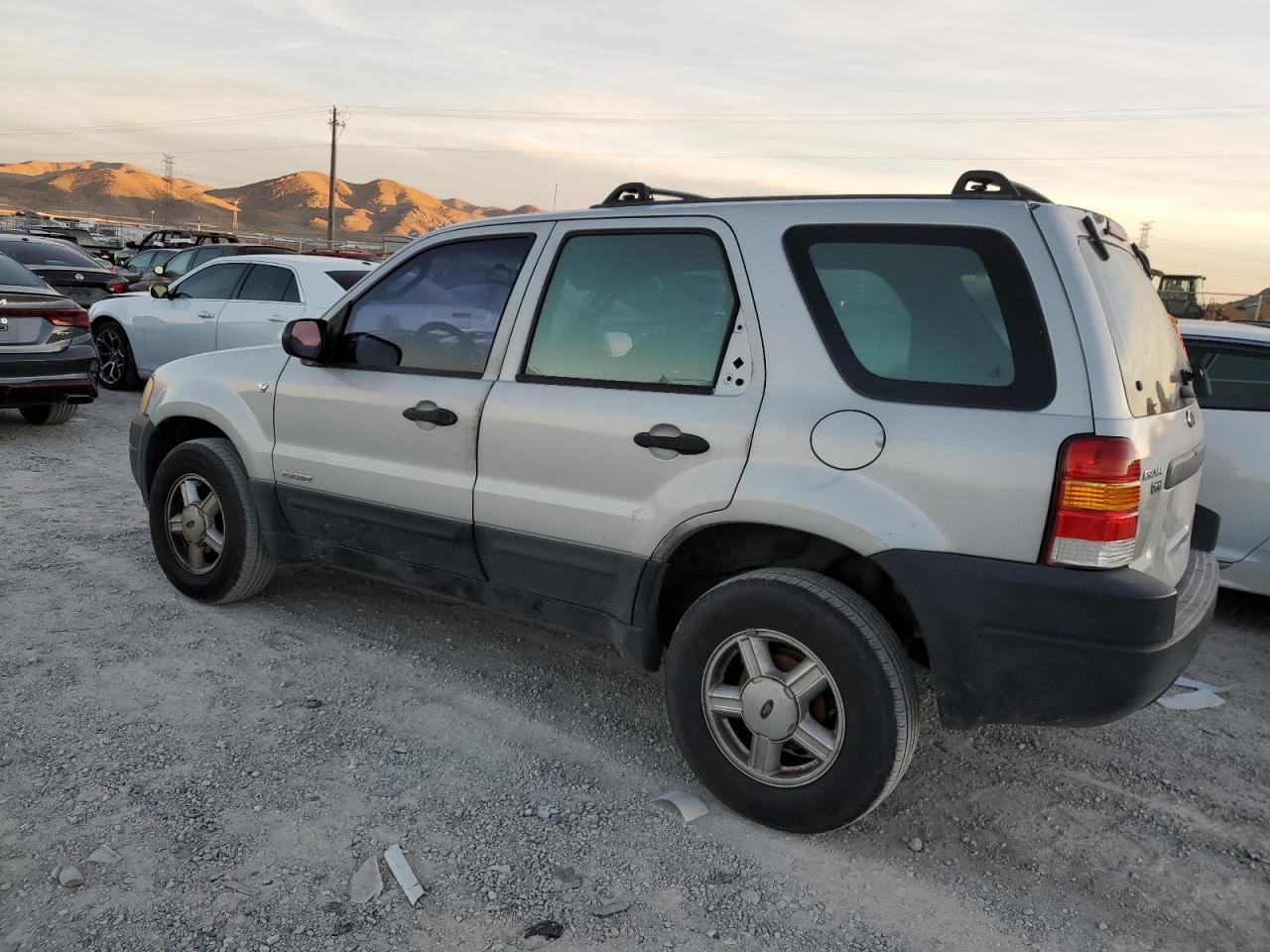 Изображение 2 2002 FORD ESCAPE XLS 2002 с VIN 1FMYU02162KB03777