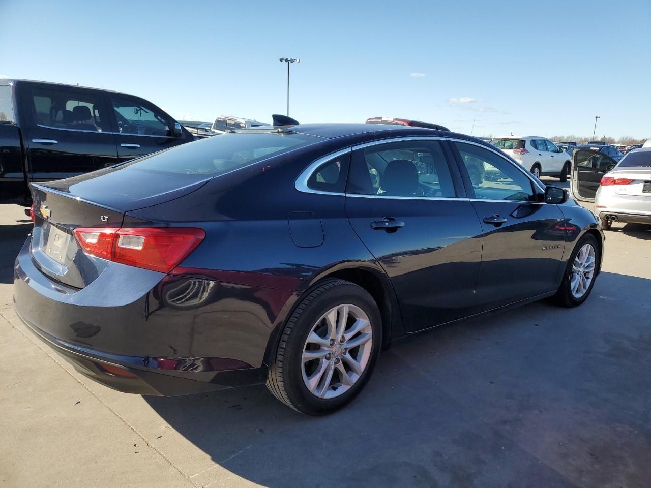 Image 3 of 2016 CHEVROLET MALIBU LT 2016 with VIN 1G1ZE5ST0GF307892