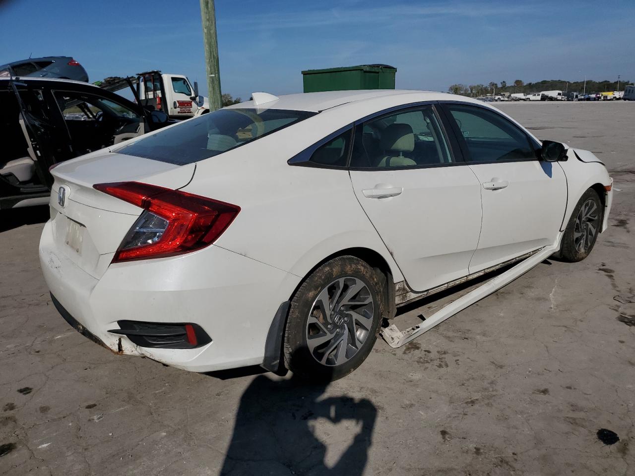 Изображение 3 Honda Civic Ex 2018 с VIN 19XFC2F79JE001089