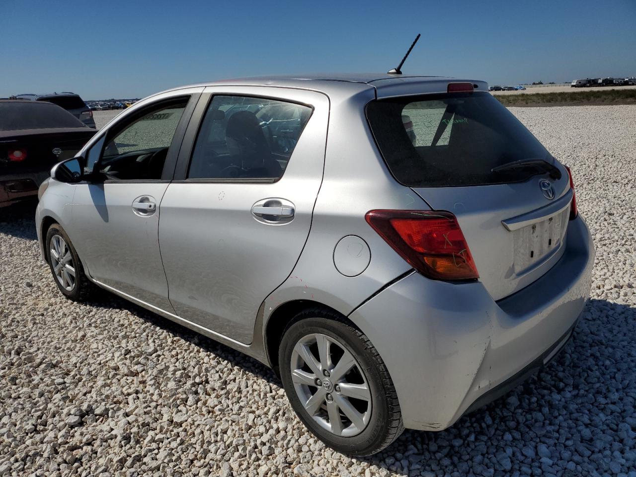 Obraz 2 z 2015 TOYOTA YARIS  2015 z VIN VNKKTUD33FA050929