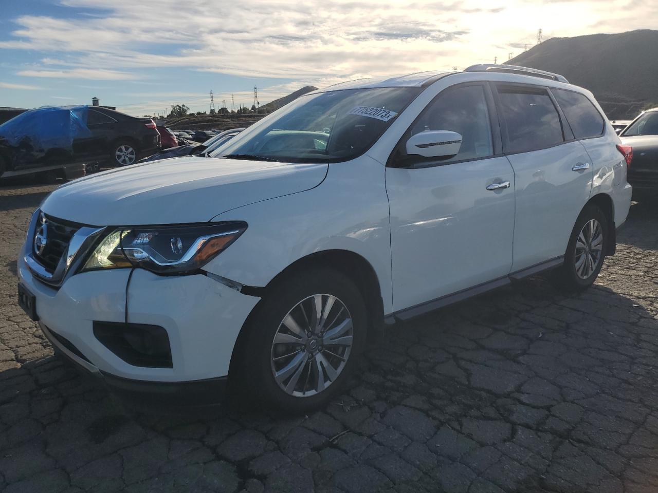 Image 1 of 2019 NISSAN PATHFINDER S 2019 with VIN 5N1DR2MNXKC621185