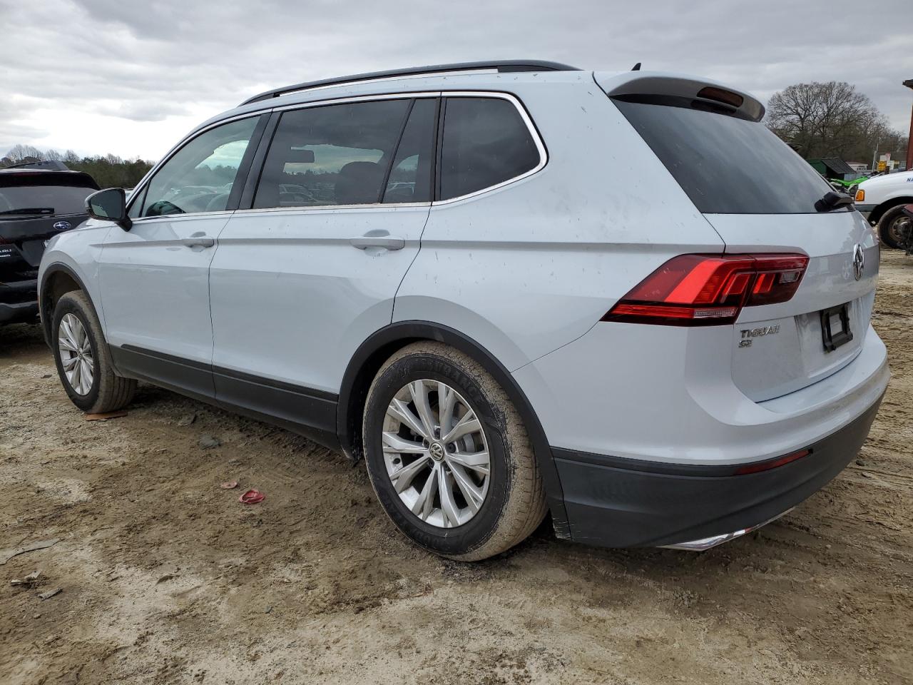 Image 2 of 2019 VOLKSWAGEN TIGUAN SE 2019 with VIN 3VV2B7AX3KM015651