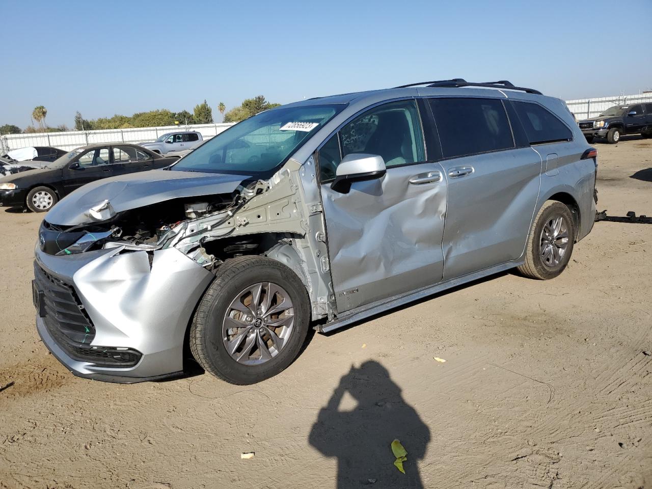 2021 TOYOTA SIENNA LE 2021 image