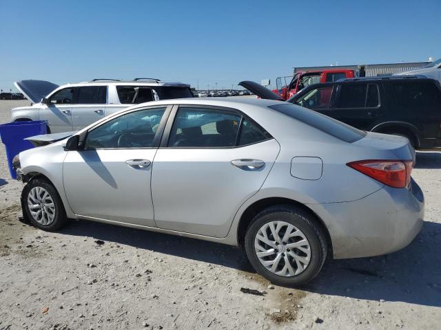 Obraz 2 z 2018 TOYOTA COROLLA L 2018 z VIN 5YFBURHE1JP850471
