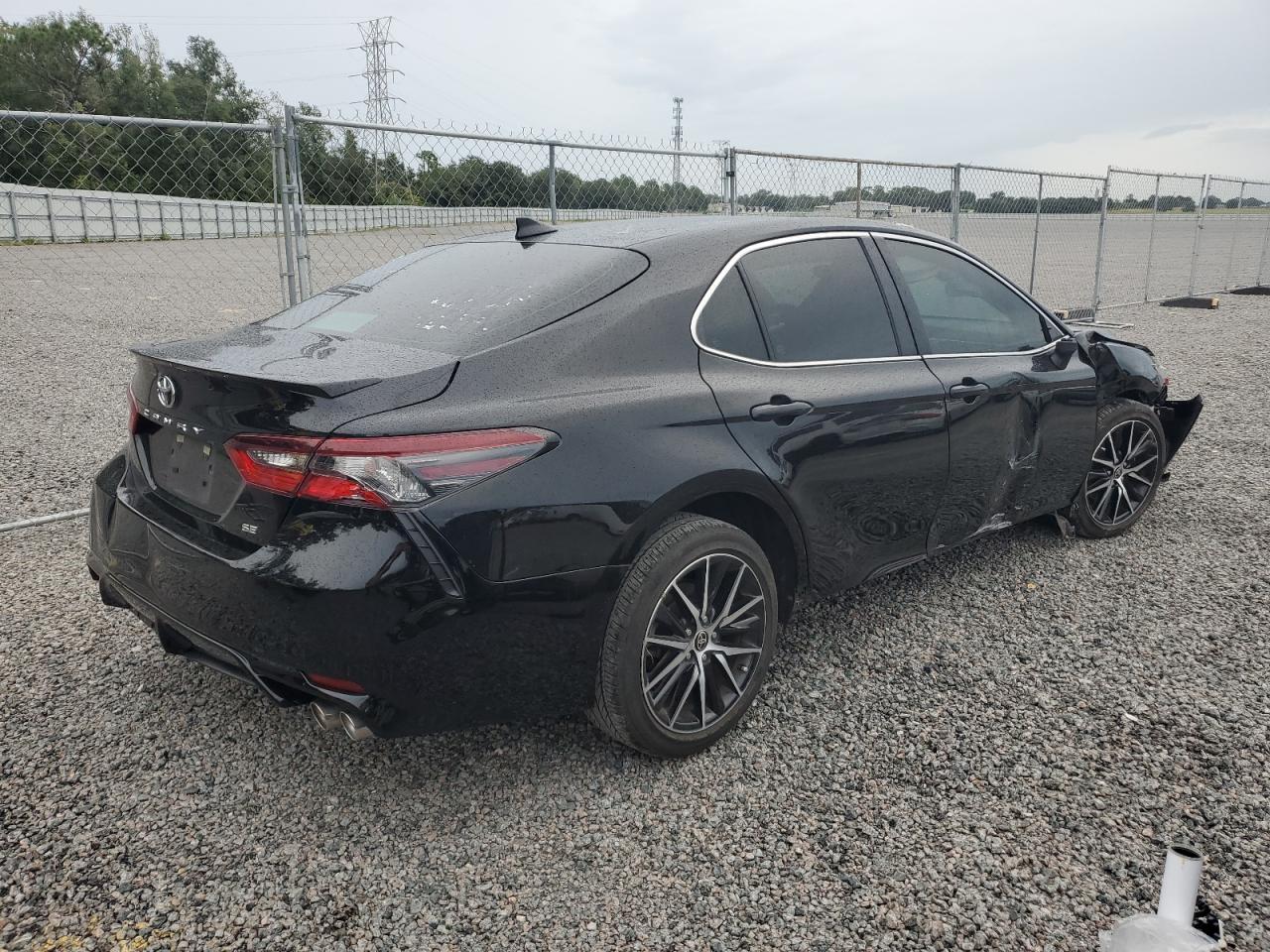Obraz 3 z 2022 TOYOTA CAMRY SE 2022 z VIN 4T1G11AK4NU057508