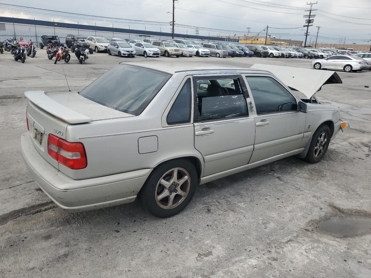 Obraz 3 z 2000 VOLVO S70 BASE 2000 z VIN YV1LS61J4Y2643365