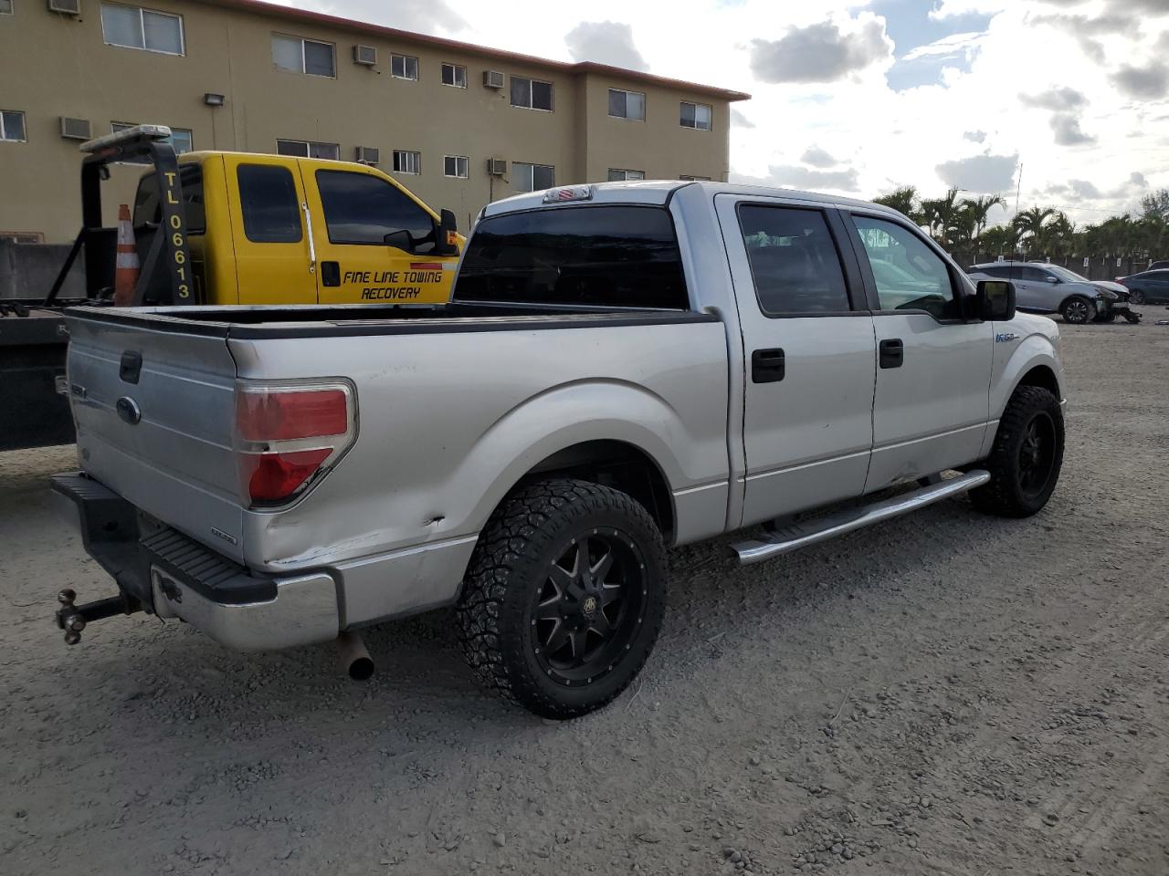 Image 3 of 2013 FORD F150 SUPERCREW 2013 with VIN 1FTFW1CFXDFB57763