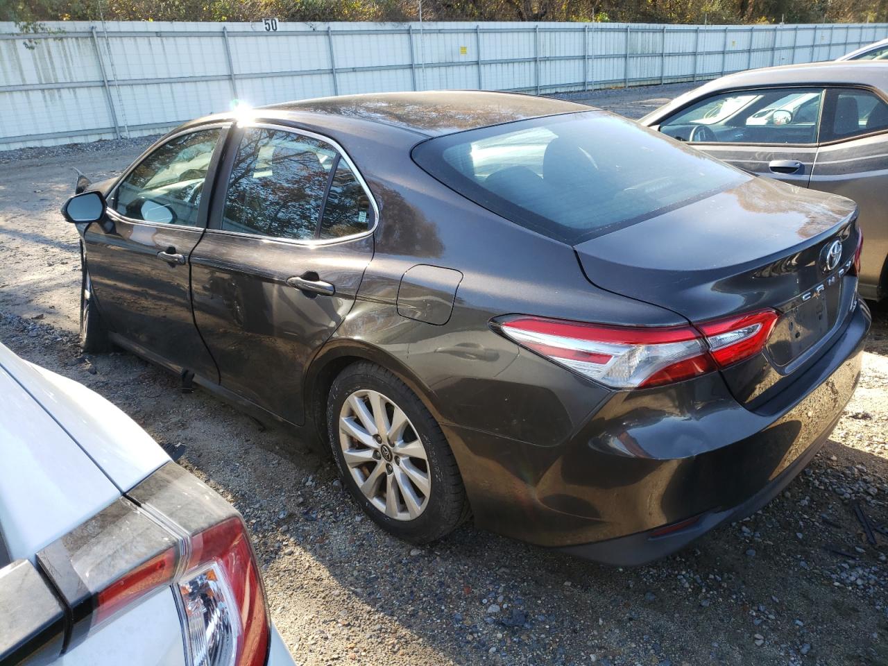Изображение 2 2018 TOYOTA CAMRY L 2018 с VIN 4T1B11HK1JU509599