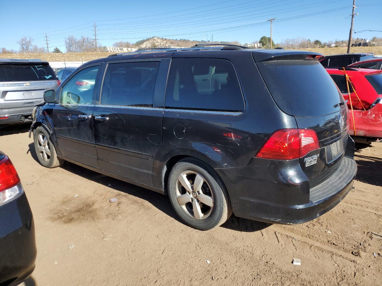 Image 2 of 2010 VOLKSWAGEN ROUTAN SEL 2010 with VIN 2V4RW6DX6AR316614