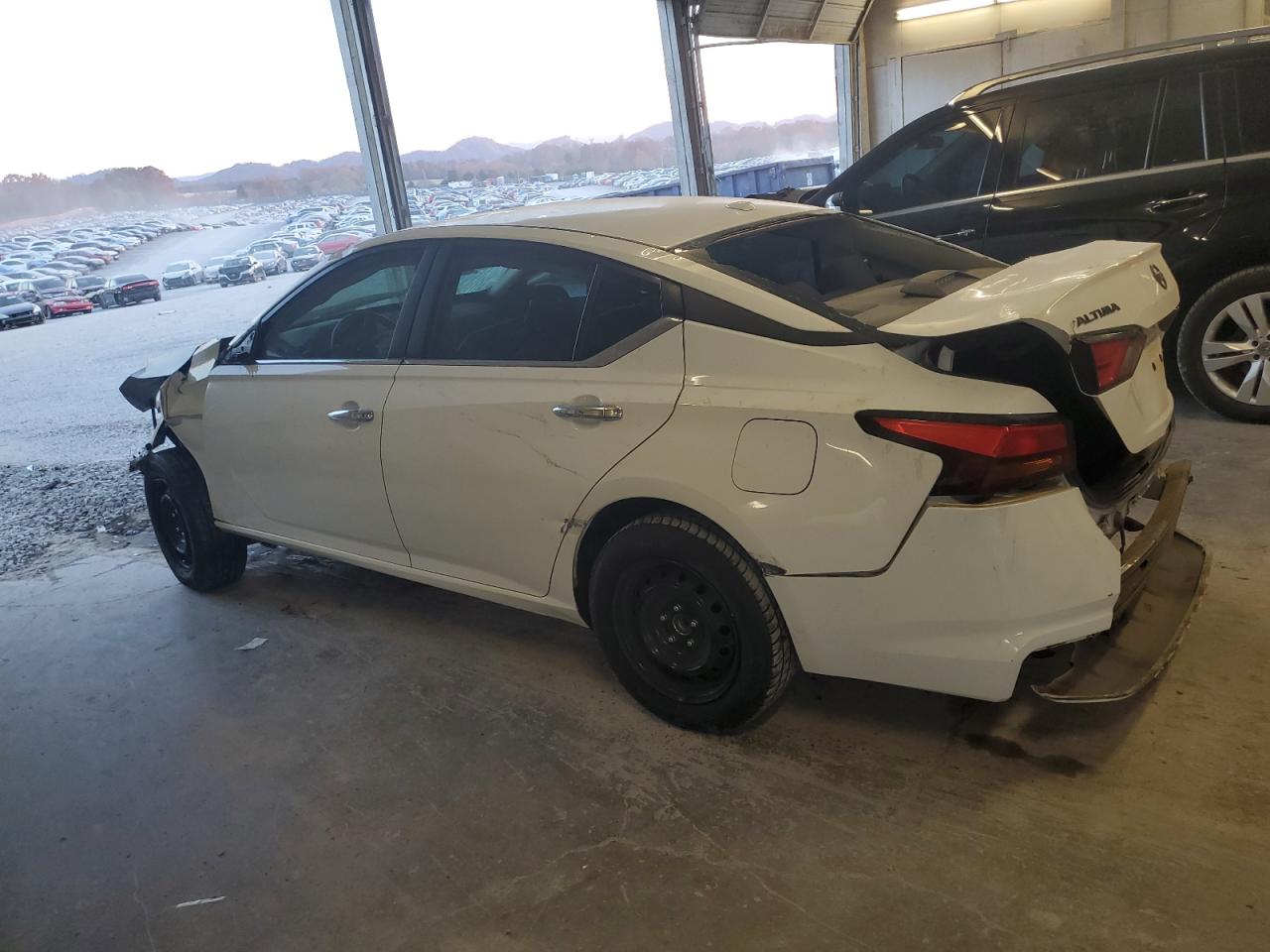 Obraz 2 z 2019 NISSAN ALTIMA S 2019 z VIN 1N4BL4BV3KN303270