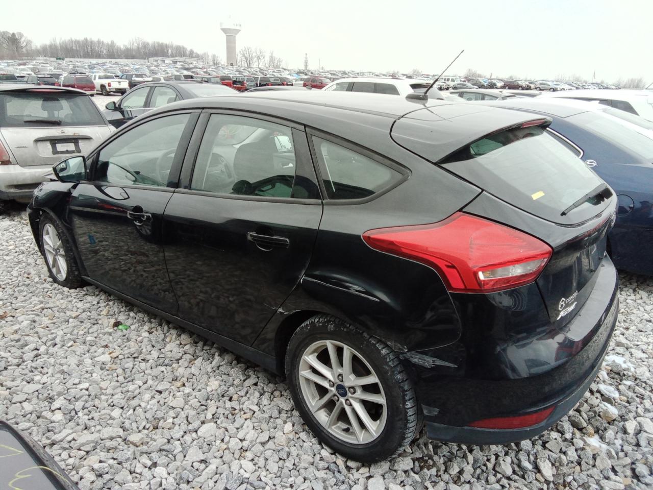 Изображение 2 2015 FORD FOCUS SE 2015 с VIN 1FADP3K29FL276106