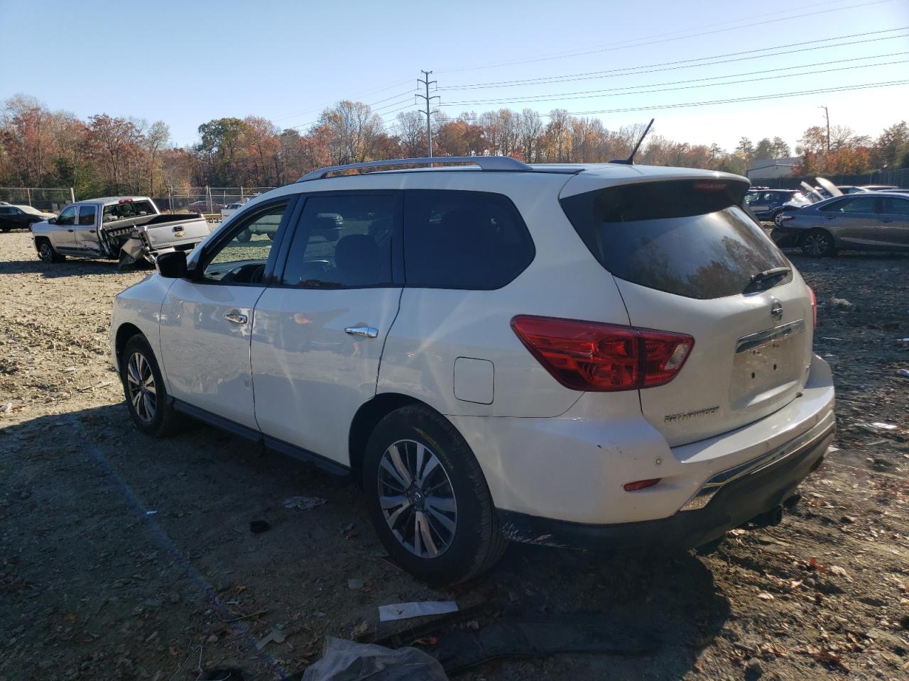 Obraz 2 z 2017 NISSAN PATHFINDER S 2017 z VIN 5N1DR2MN4HC665272