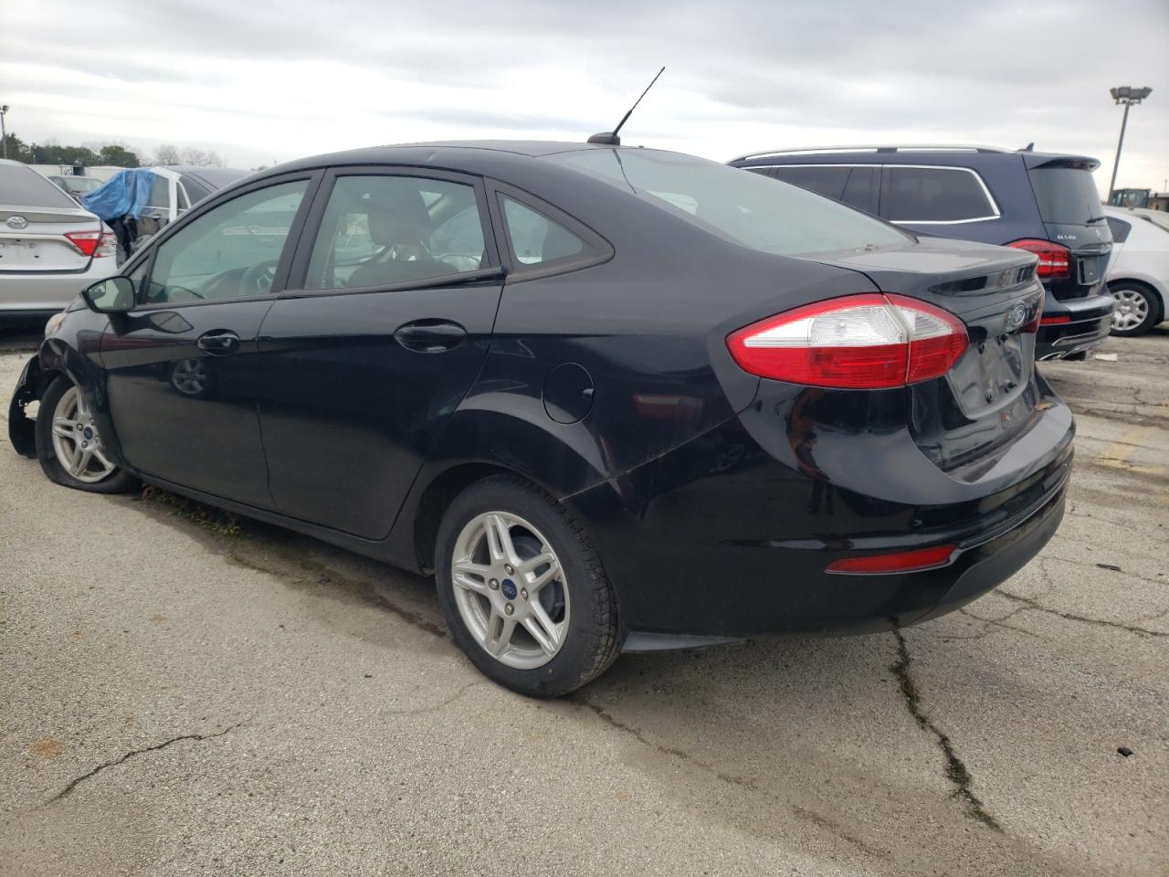 Image 2 of Ford Fiesta Se 2018 with VIN 3FADP4BJ4JM108071