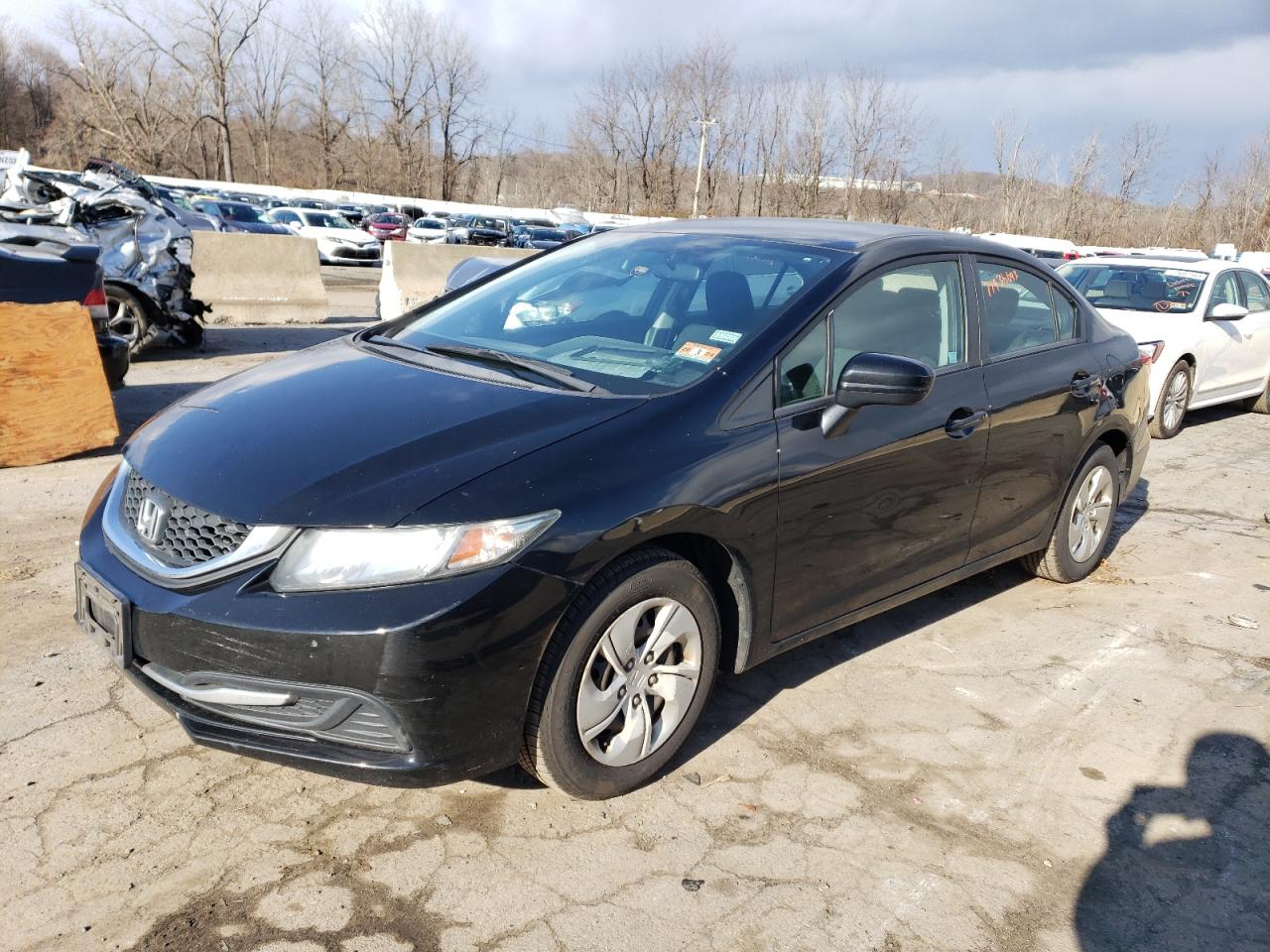 Obraz 1 z 2015 HONDA CIVIC LX 2015 z VIN 19XFB2F52FE225409