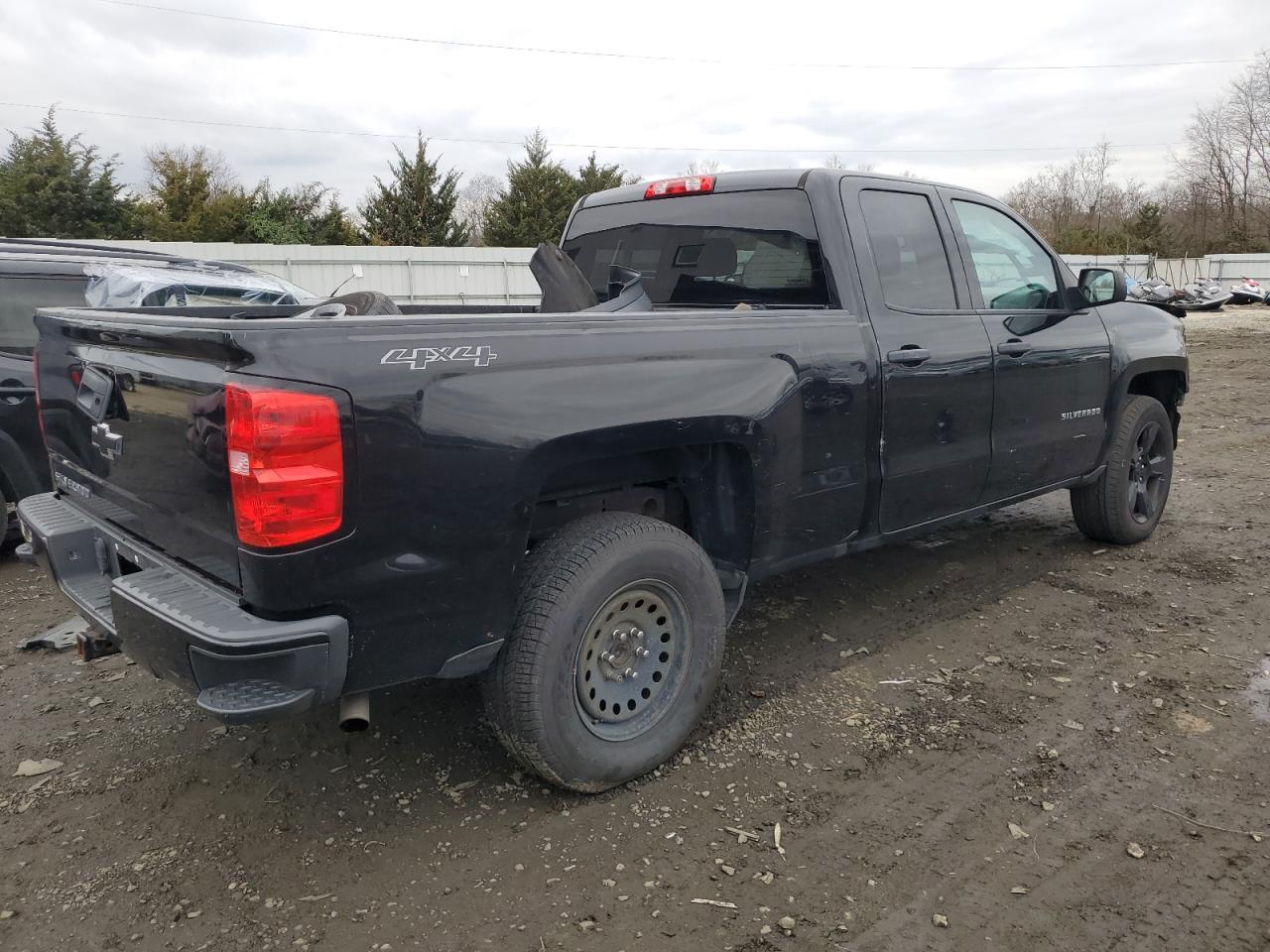 Image 3 of 2018 CHEVROLET SILVERADO K1500 CUSTOM 2018 with VIN 1GCVKPEC2JZ176315