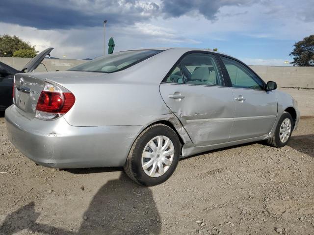 Obraz 3 z 2005 TOYOTA CAMRY LE 2005 z VIN 4T1BE32K75U002673