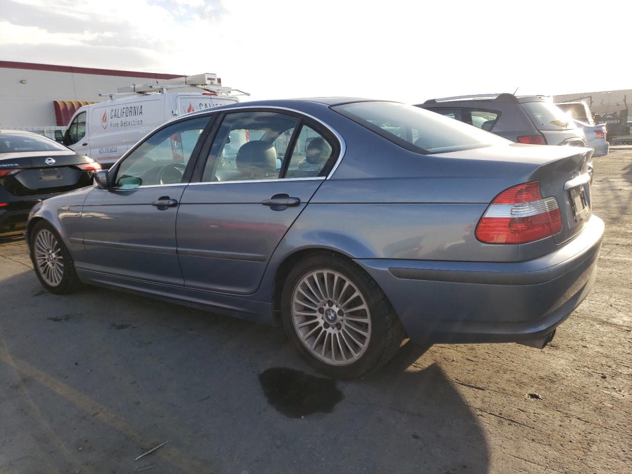 Image 2 of 2002 BMW 330 I 2002 with VIN WBAEV53432KM22710