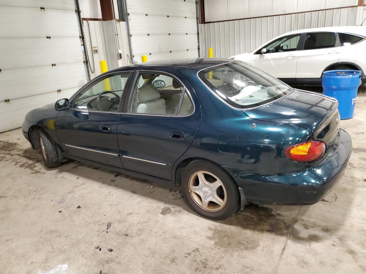 Image 2 of 2000 HYUNDAI ELANTRA GLS 2000 with VIN KMHJF35F9YU973184