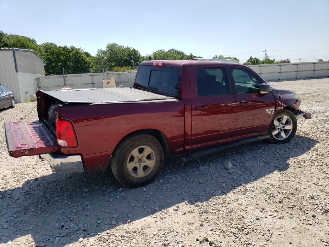 Obraz 3 z 2019 RAM 1500 CLASSIC SLT 2019 z VIN 1C6RR7LT6KS523422
