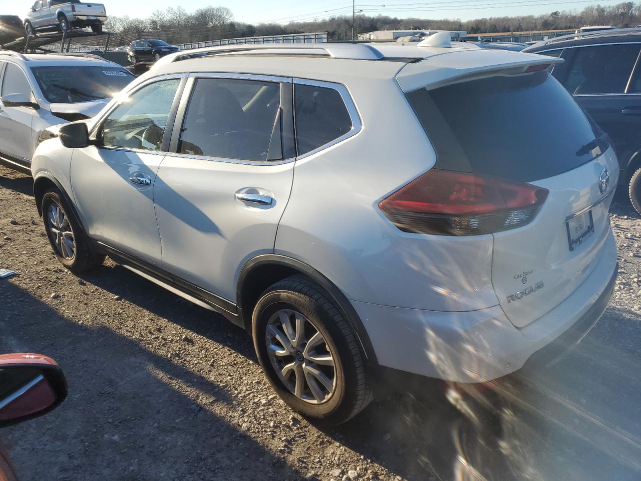 Obraz 2 z 2019 NISSAN ROGUE S 2019 z VIN JN8AT2MV9KW401158