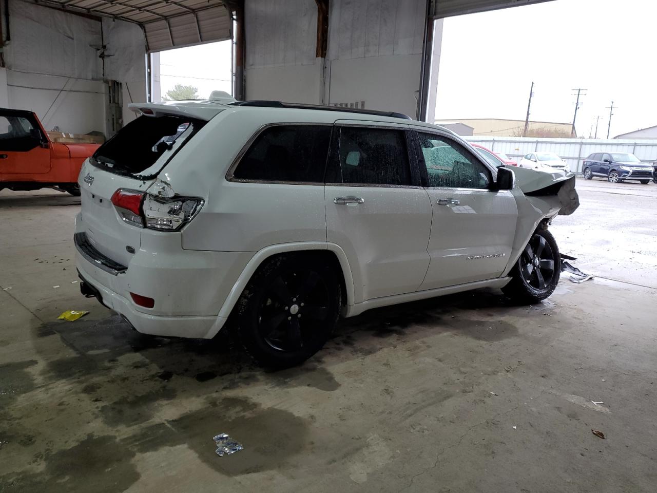 Image 3 of 2014 JEEP GRAND CHEROKEE OVERLAND 2014 with VIN 1C4RJFCM8EC389076