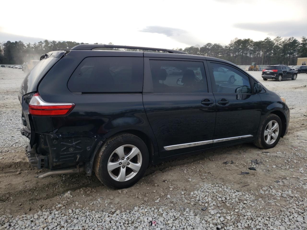 Image 3 of 2015 TOYOTA SIENNA LE 2015 with VIN 5TDKK3DCXFS602922