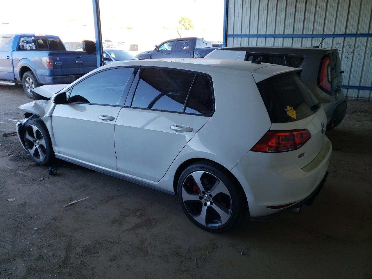 Obraz 2 z 2016 VOLKSWAGEN GTI S/SE 2016 z VIN 3VW547AU3GM069600