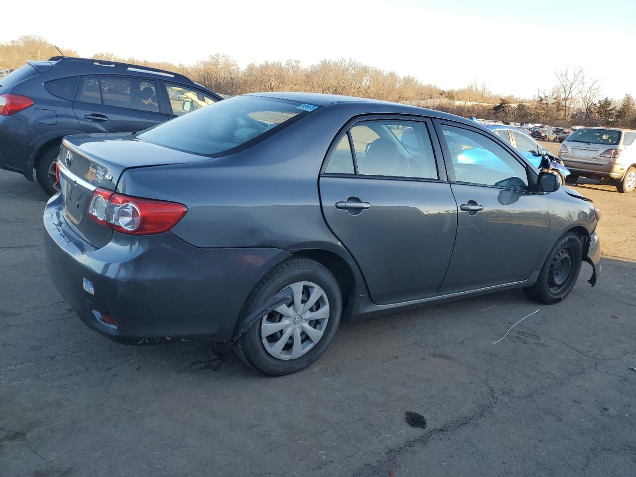 Obraz 3 z 2011 TOYOTA COROLLA BASE 2011 z VIN 2T1BU4EE1BC696613