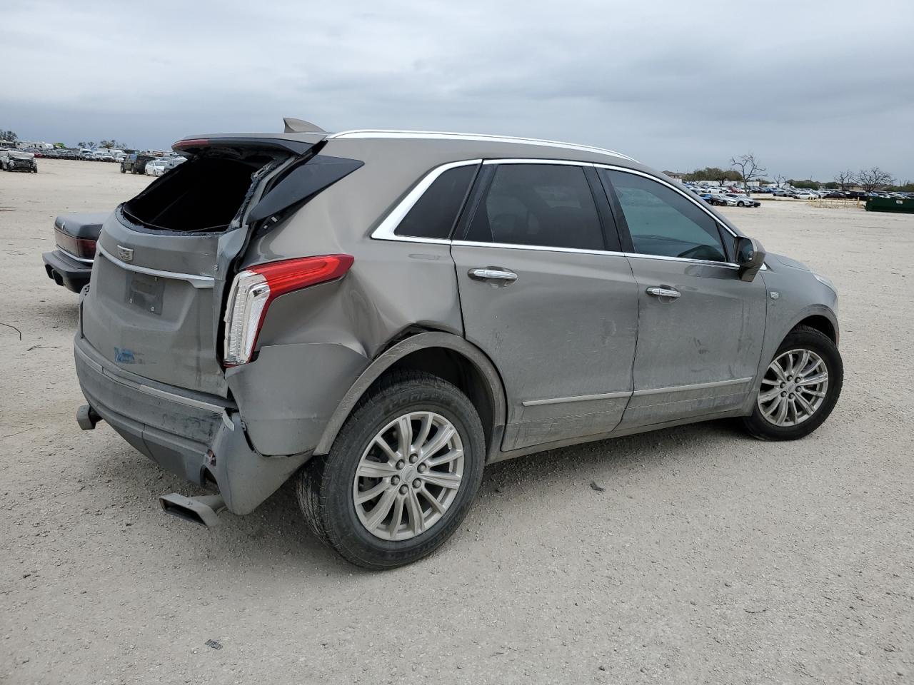 Image 3 of 2018 CADILLAC XT5  2018 with VIN 1GYKNARS8JZ116882