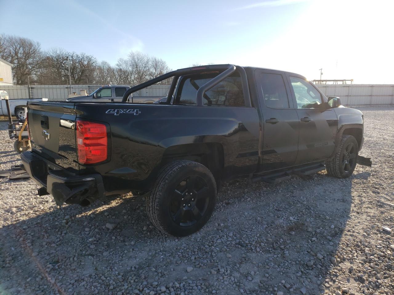 Image 3 of 2016 CHEVROLET SILVERADO K1500 2016 with VIN 1GCVKNEC8GZ367363