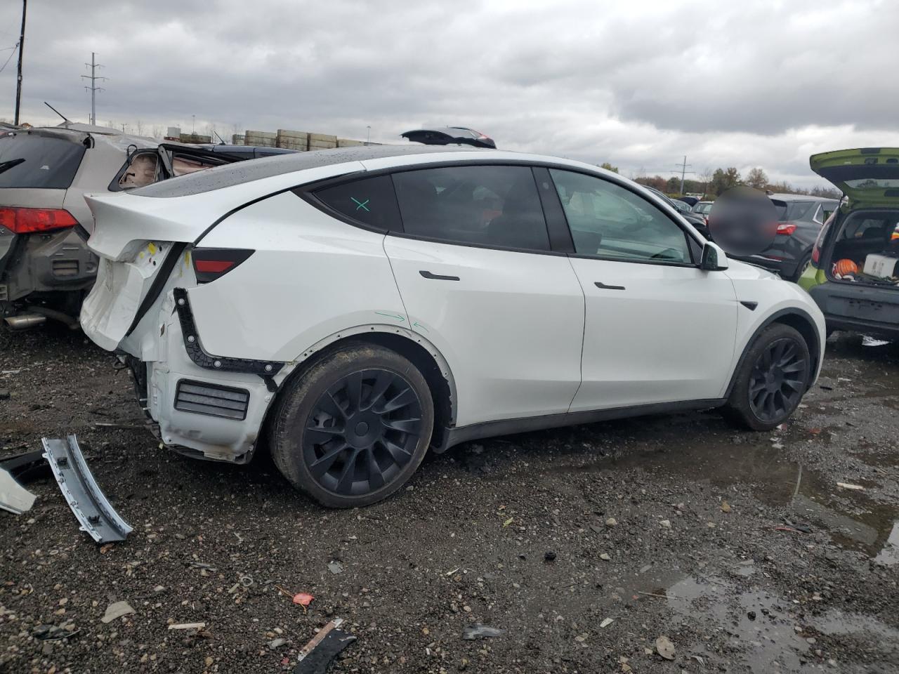 Изображение 3 2021 TESLA MODEL Y  2021 с VIN 5YJYGDED3MF124160