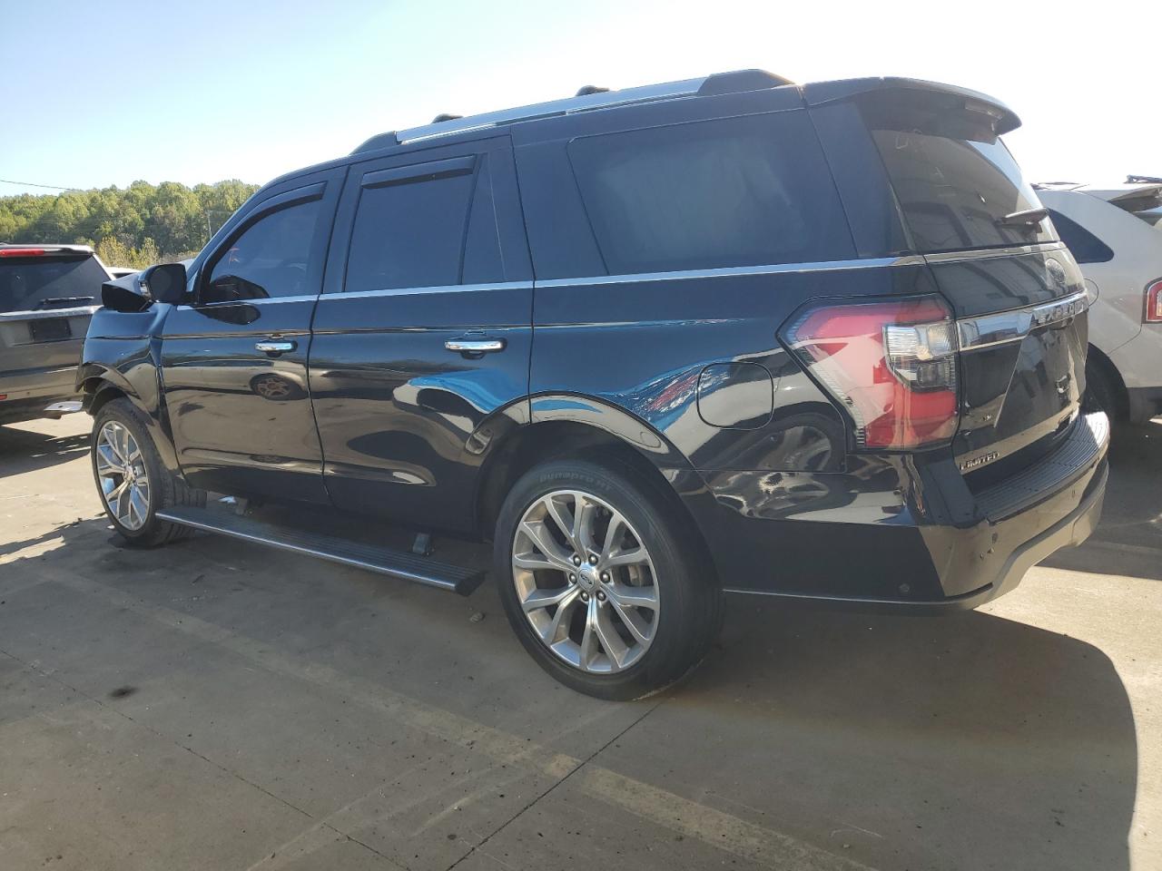 Image 2 of 2019 FORD EXPEDITION LIMITED 2019 with VIN 1FMJU2AT6KEA22048
