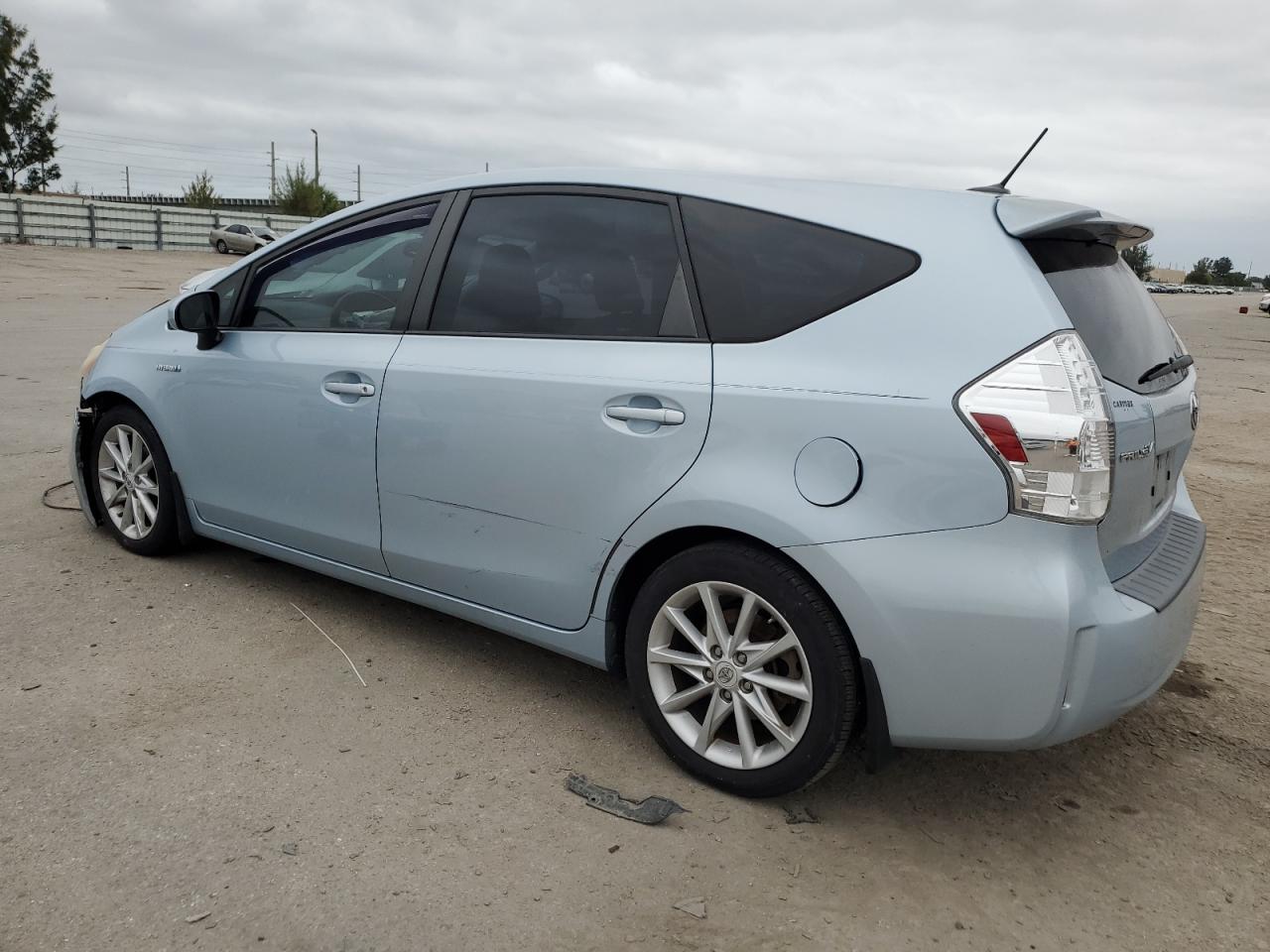 Изображение 2 2012 TOYOTA PRIUS V  2012 с VIN JTDZN3EU9C3117634