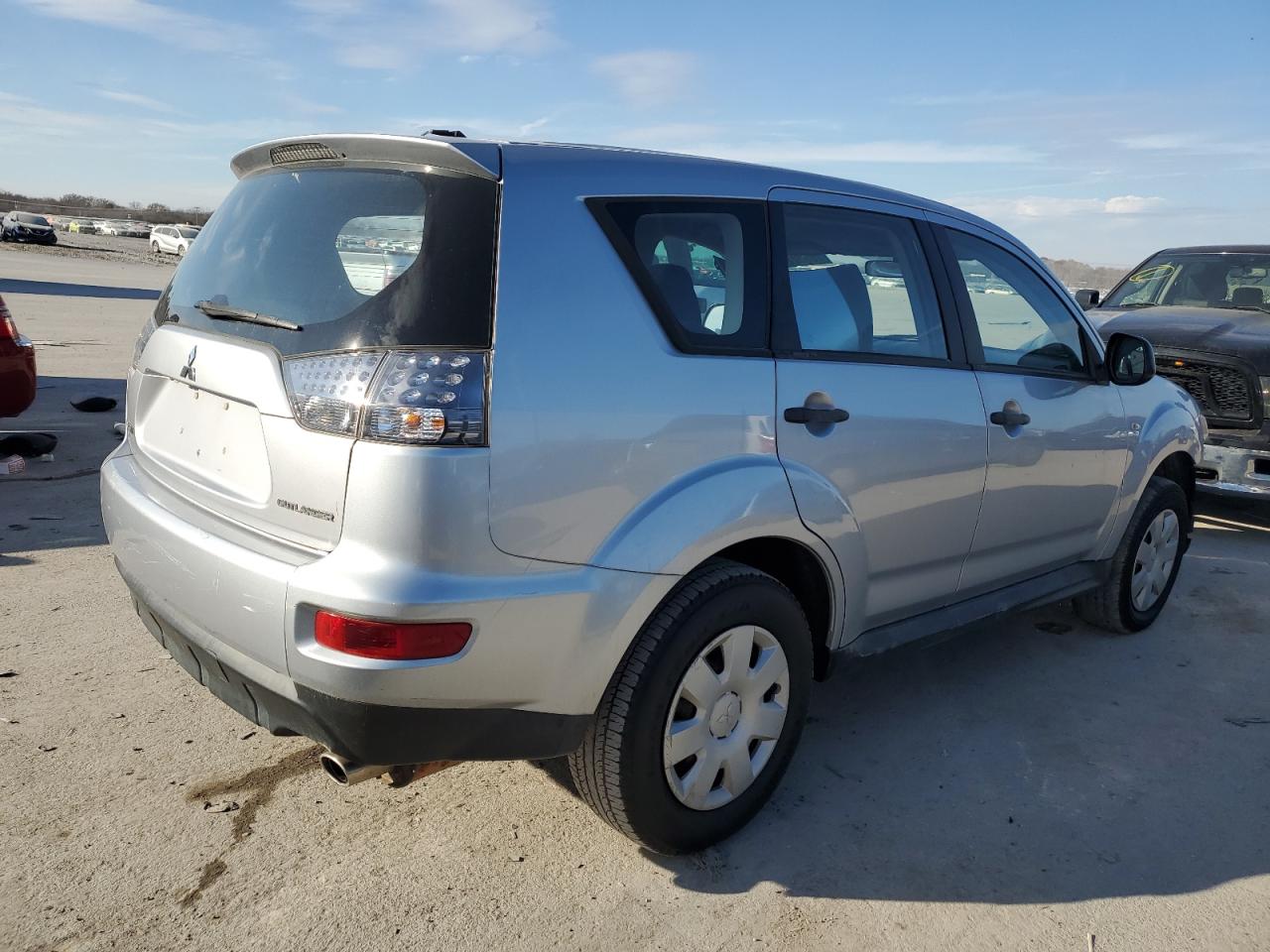 Obraz 3 z 2010 MITSUBISHI OUTLANDER ES 2010 z VIN JA4AS2AW7AZ004454