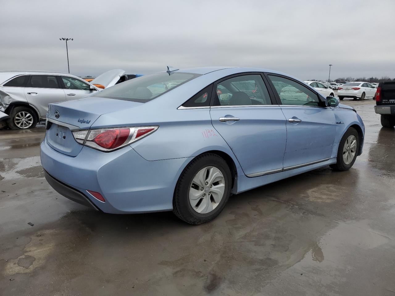 Image 3 of 2013 HYUNDAI SONATA HYBRID 2013 with VIN KMHEC4A42DA092682
