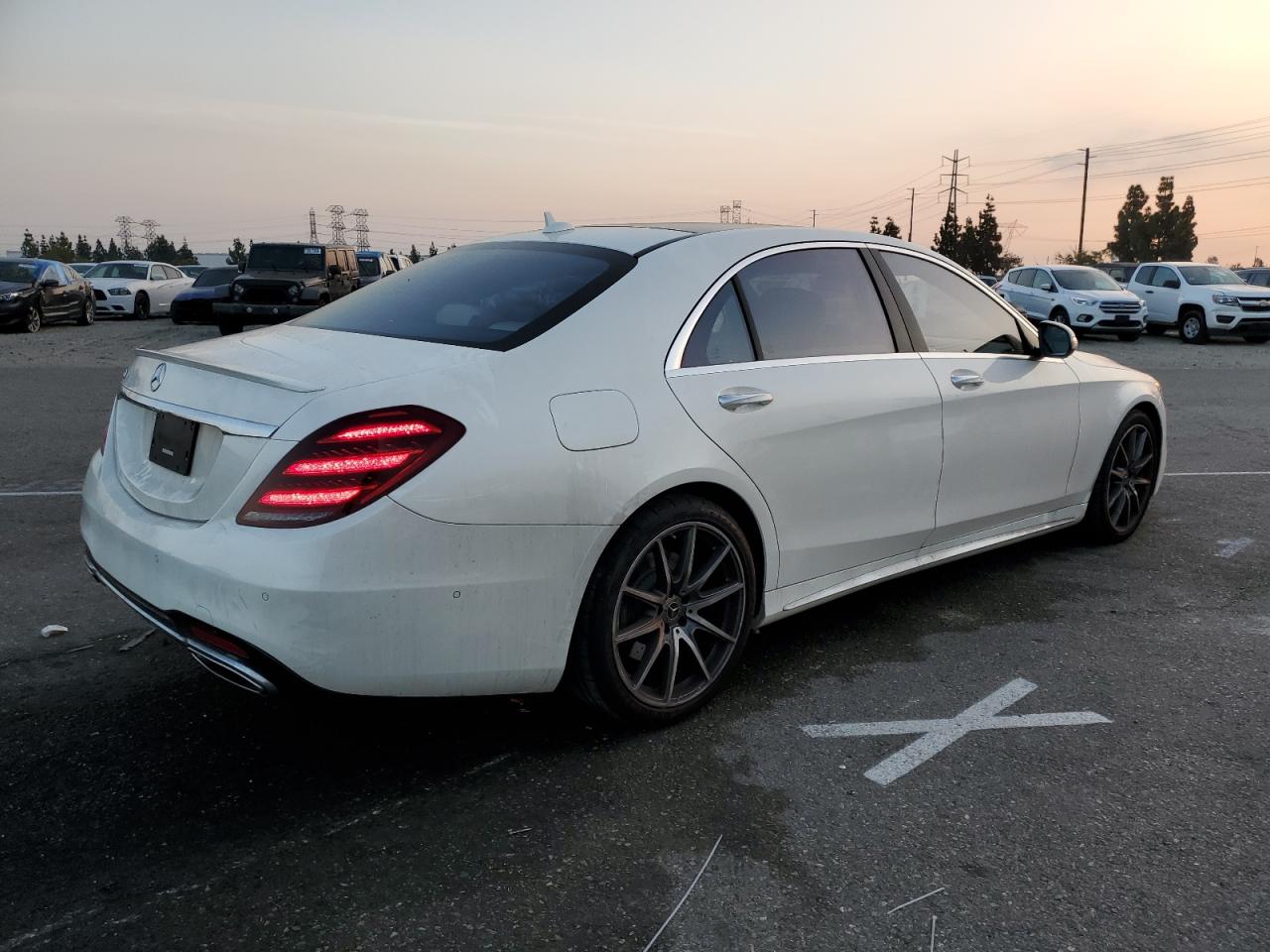 Image 3 of 2020 MERCEDES-BENZ S 560 2020 with VIN WDDUG8DB9LA517437