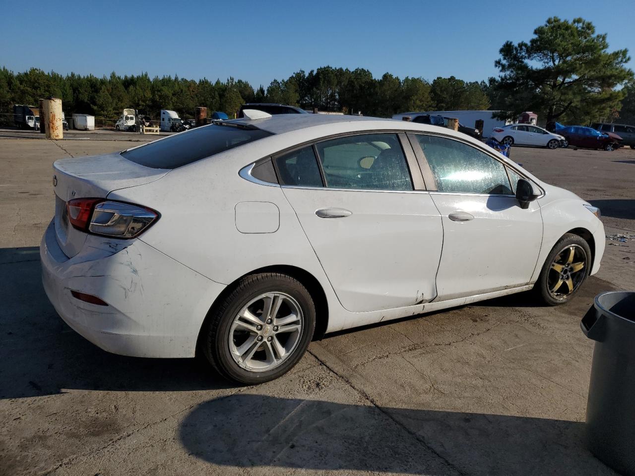 Изображение 3 2018 CHEVROLET CRUZE LT 2018 с VIN 1G1BE5SM6J7147934