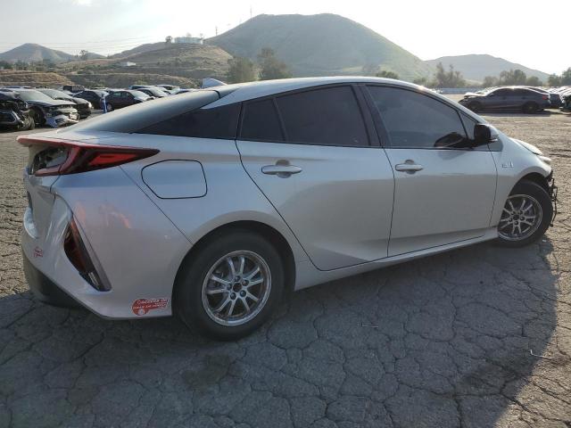 Изображение 3 2017 TOYOTA PRIUS PRIME  2017 с VIN JTDKARFP4H3056466