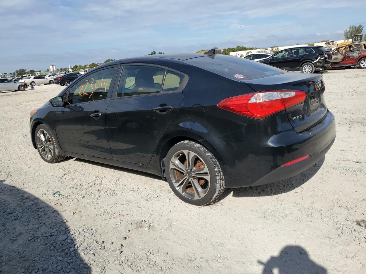 Image 2 of 2014 KIA FORTE LX 2014 with VIN KNAFK4A6XE5174387