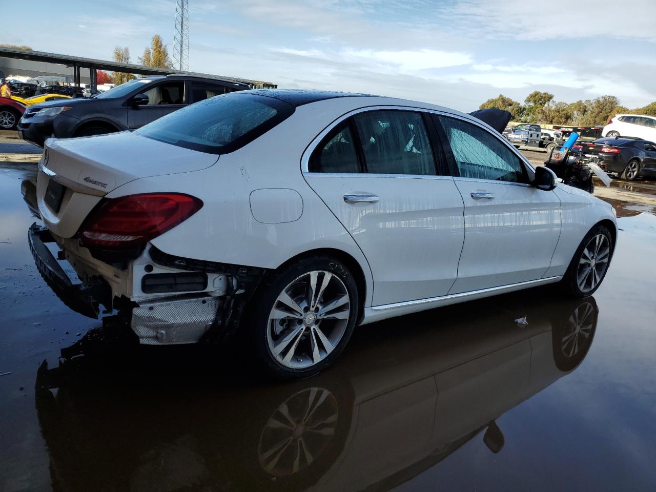 Image 3 of 2015 MERCEDES-BENZ C 300 4MATIC 2015 with VIN 55SWF4KB8FU036400