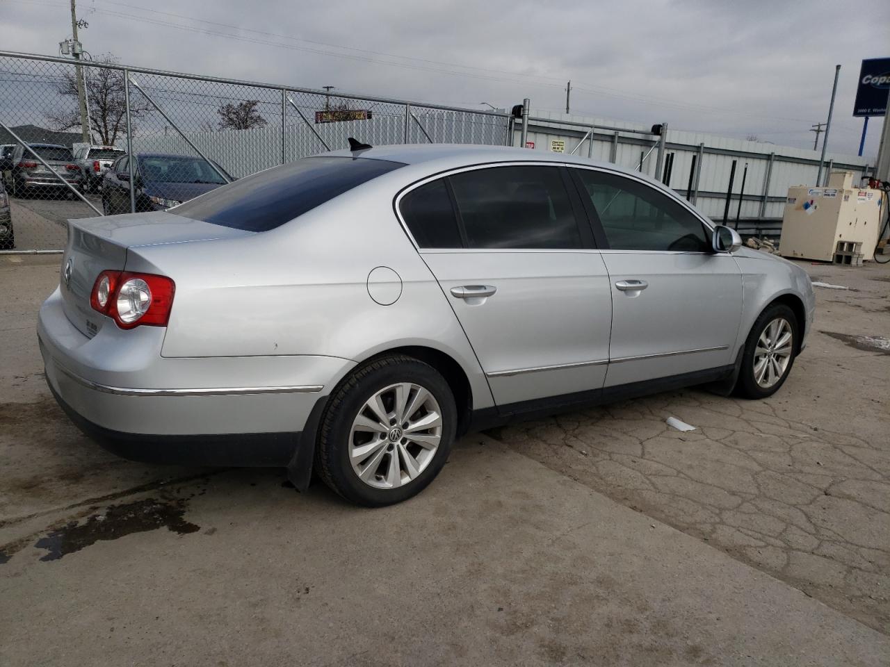 Изображение 3 2010 VOLKSWAGEN PASSAT KOMFORT 2010 с VIN WVWJK7AN9AE068450