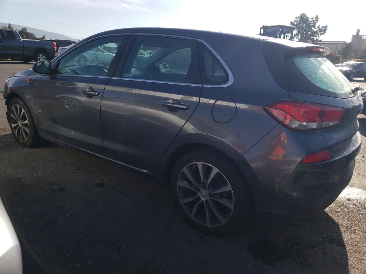 Image 2 of 2018 HYUNDAI ELANTRA GT  2018 with VIN KMHH35LE0JU039627