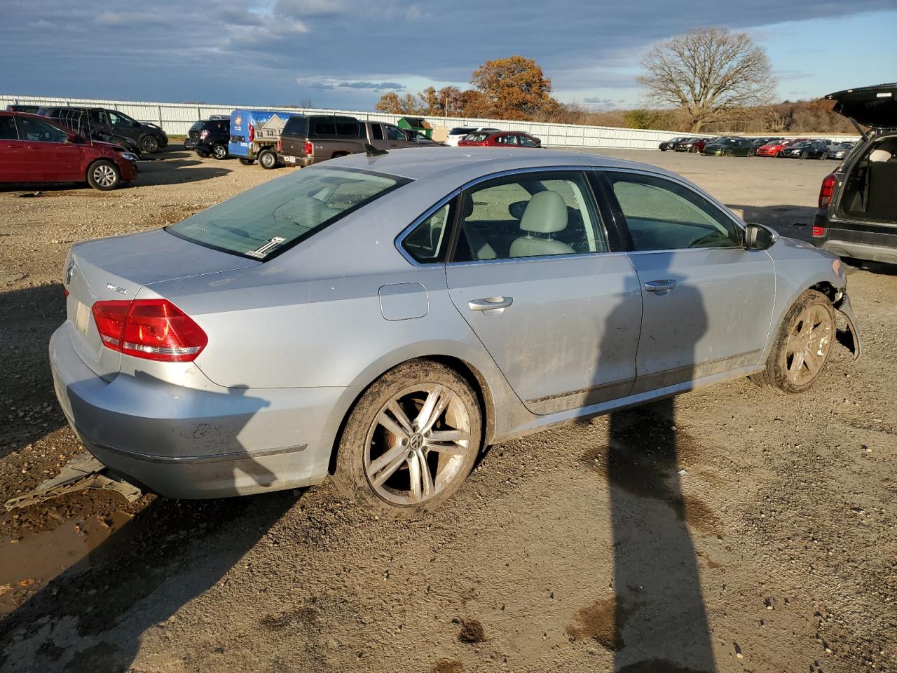 Image 3 of 2012 VOLKSWAGEN PASSAT SEL 2012 with VIN 1VWCN7A31CC083583