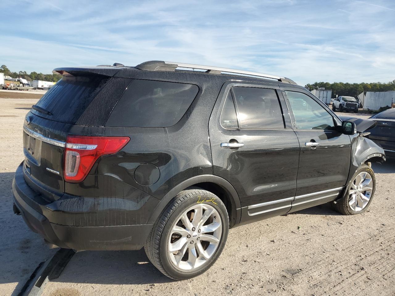 Image 3 of 2014 FORD EXPLORER LIMITED 2014 with VIN 1FM5K7F88EGC11768